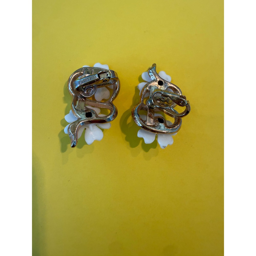 VTG‎ 1950s Crown Trifari Alfred Philippe White Flower Earrings Pristine Cond - Picture 6 of 7